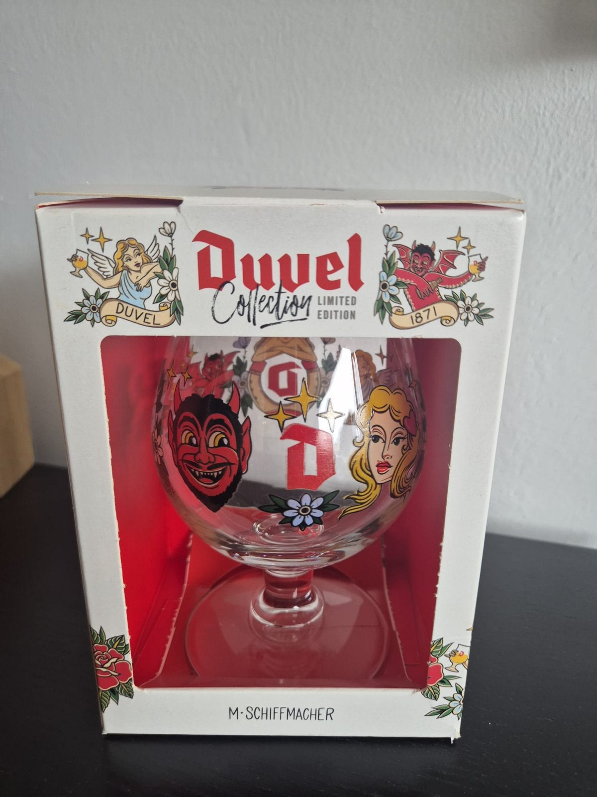 Nieuw! Duvel bierglas M. Schiffmacher 2020 | Art Collection, Verzamelen, Ophalen of Verzenden, Nieuw, Glas of Glazen, Duvel
