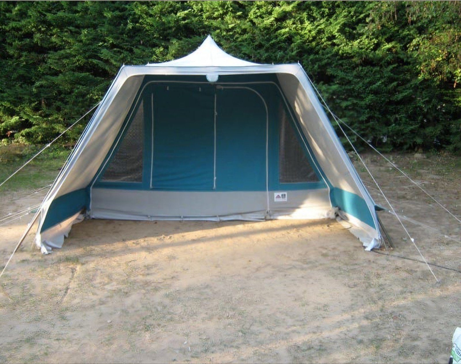 Ruime piramidetent 6 pers. met luifel en verplaatsbare wand, Caravans en Kamperen, Ophalen