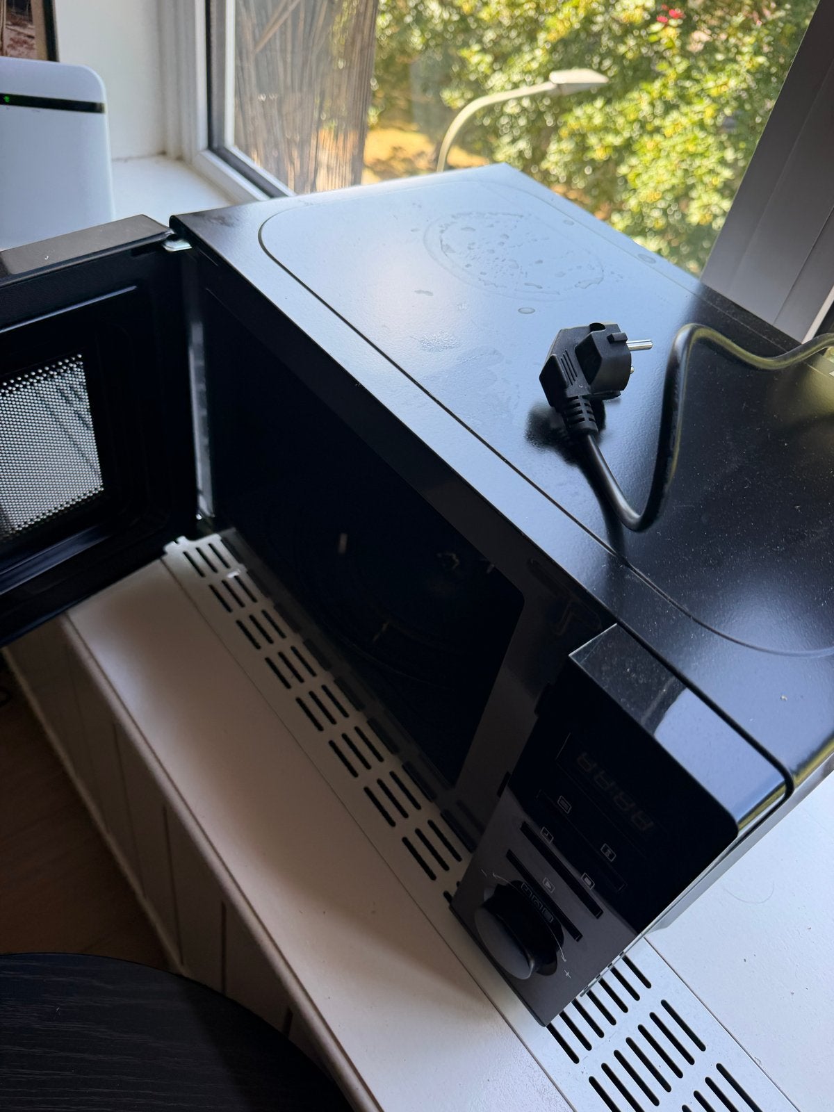 Tomado Magnetron - Zwart, Zo goed als nieuw, Ophalen, Draaiplateau, Magnetron, Zo goed als nieuw