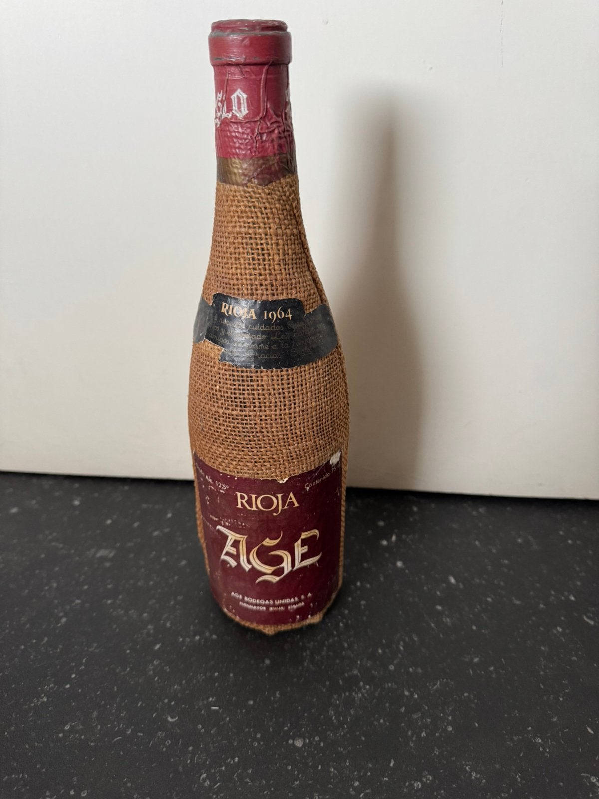 Rioja 1964 in fles met jute, Ophalen, Zo goed als nieuw, Frankrijk, Rode wijn