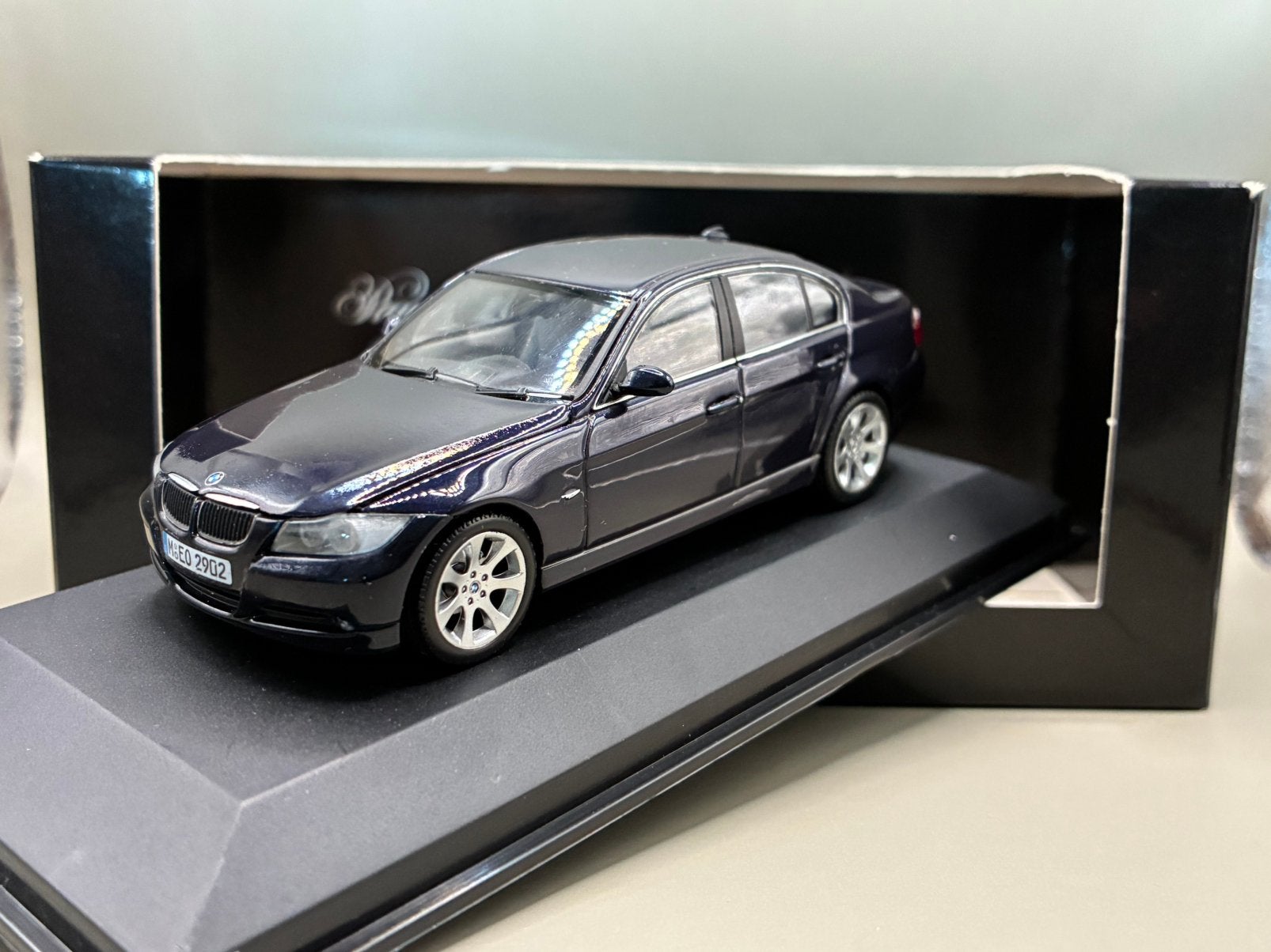 BMW 3-serie 3er Saloon (Type E90) 2006 - MiniChamps, Hobby en Vrije tijd, Modelauto's | 1:43, Ophalen of Verzenden, Zo goed als nieuw