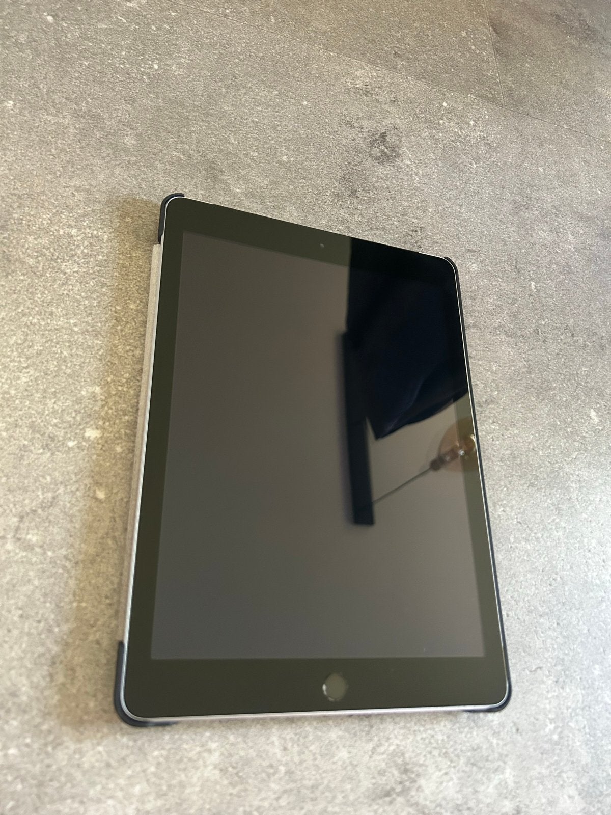 Apple iPad (5e generatie) - WiFi + Cellular - 32GB + hoes, 10 inch, Gebruikt, 32 GB, Apple iPad