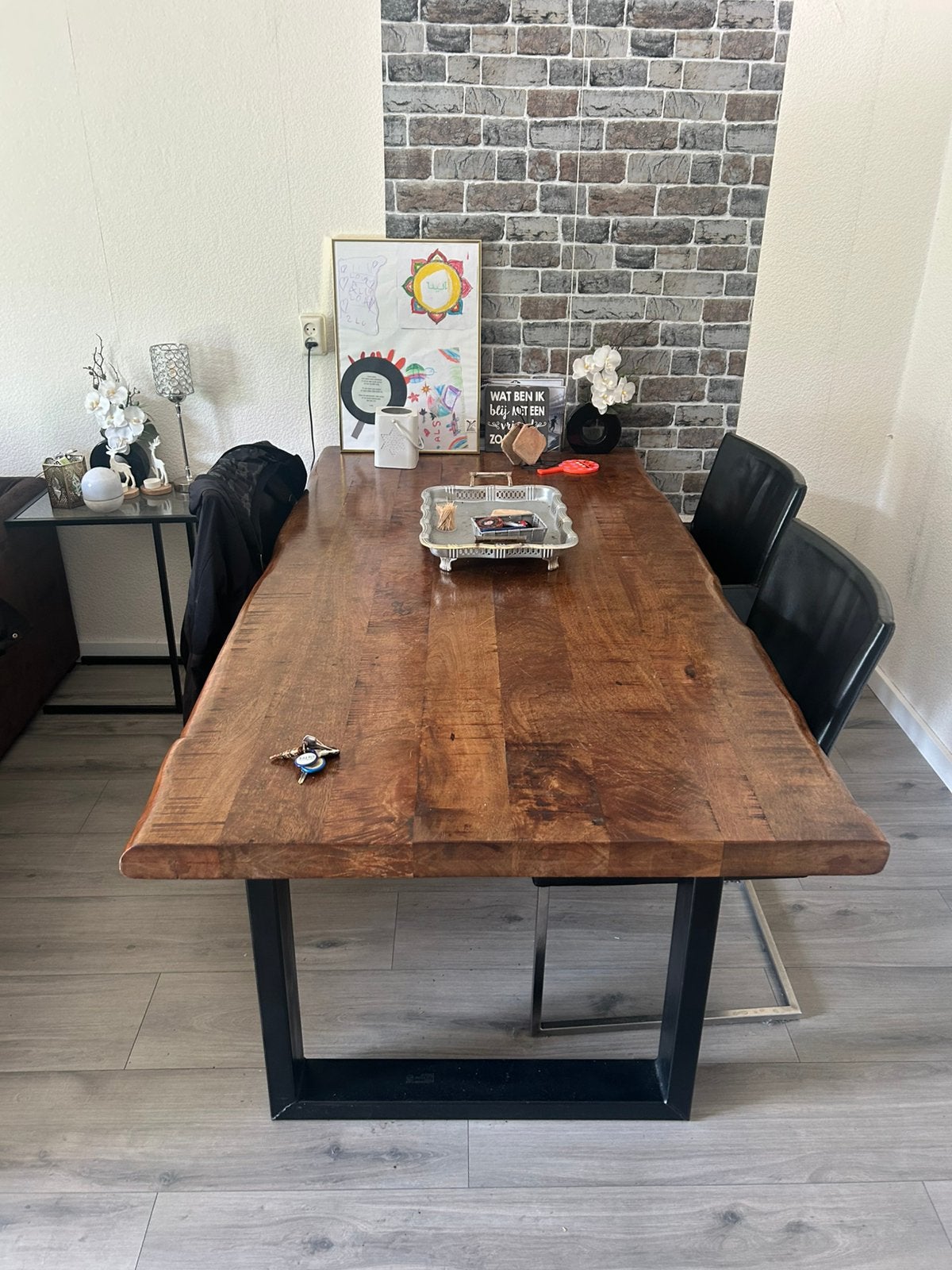 Mooie tafel niet kapot te krijgen, Ophalen