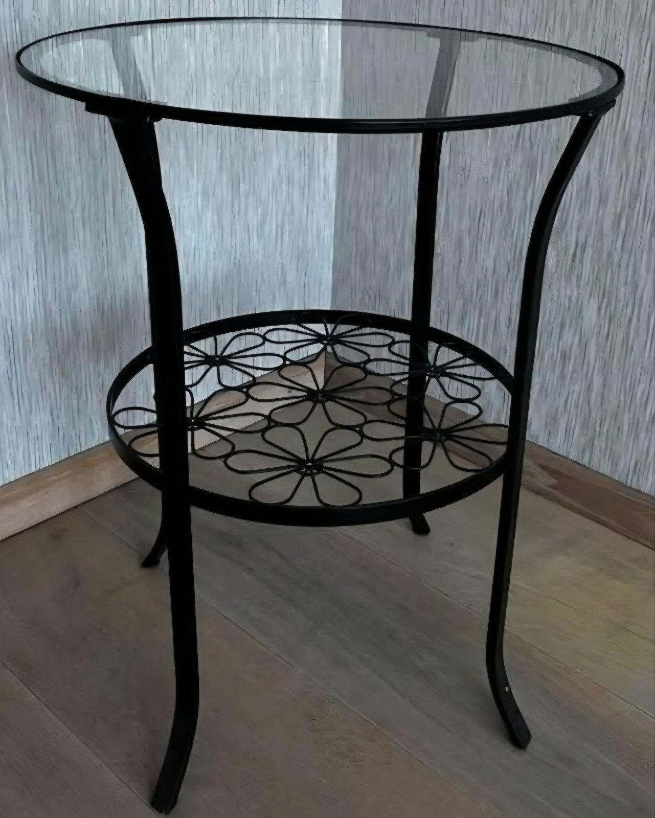 Ikea Zwart metalen bijzettafel met glazen blad, Ophalen of Verzenden, Gebruikt, Rond, Modern, Klassiek, Decoratief