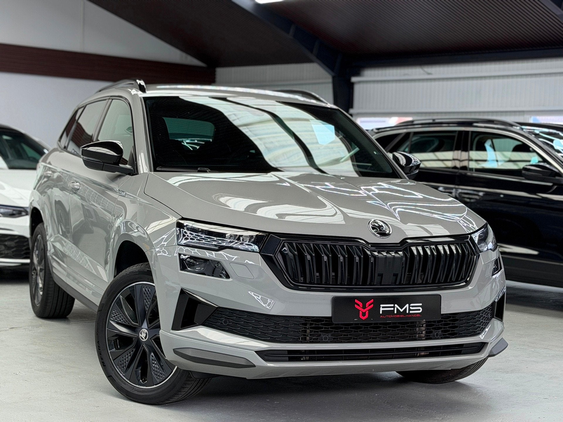 Skoda Karoq 1.5 TSI ACT Sportline CarPlay Nardo, Auto's, Stof, Zwart, 4 cilinders, Karoq