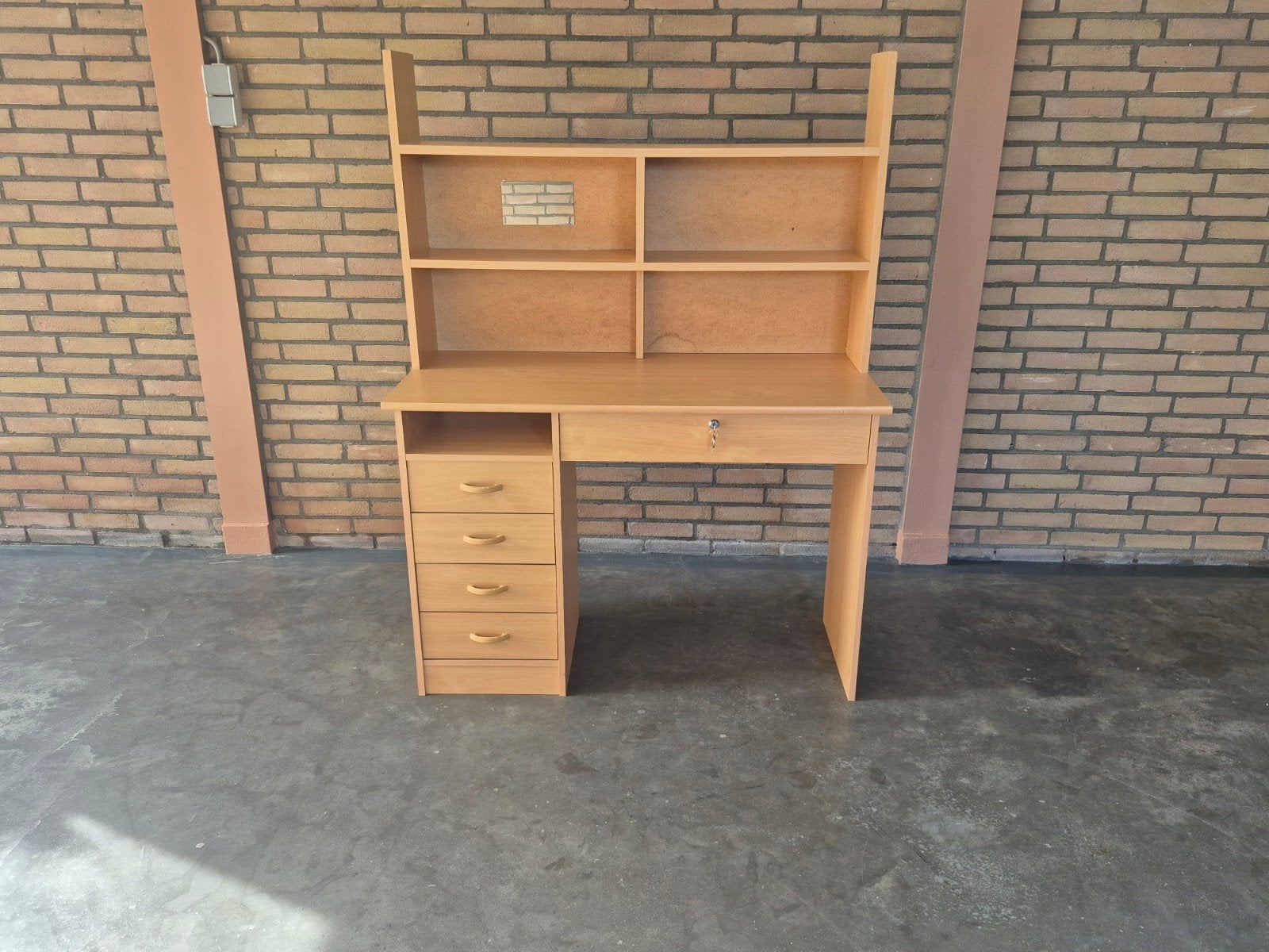 Bureau met opzetstuk en lades - Lichtbruin, Opzetstuk, Gebruikt, Spaanplaat of MDF, Bruin