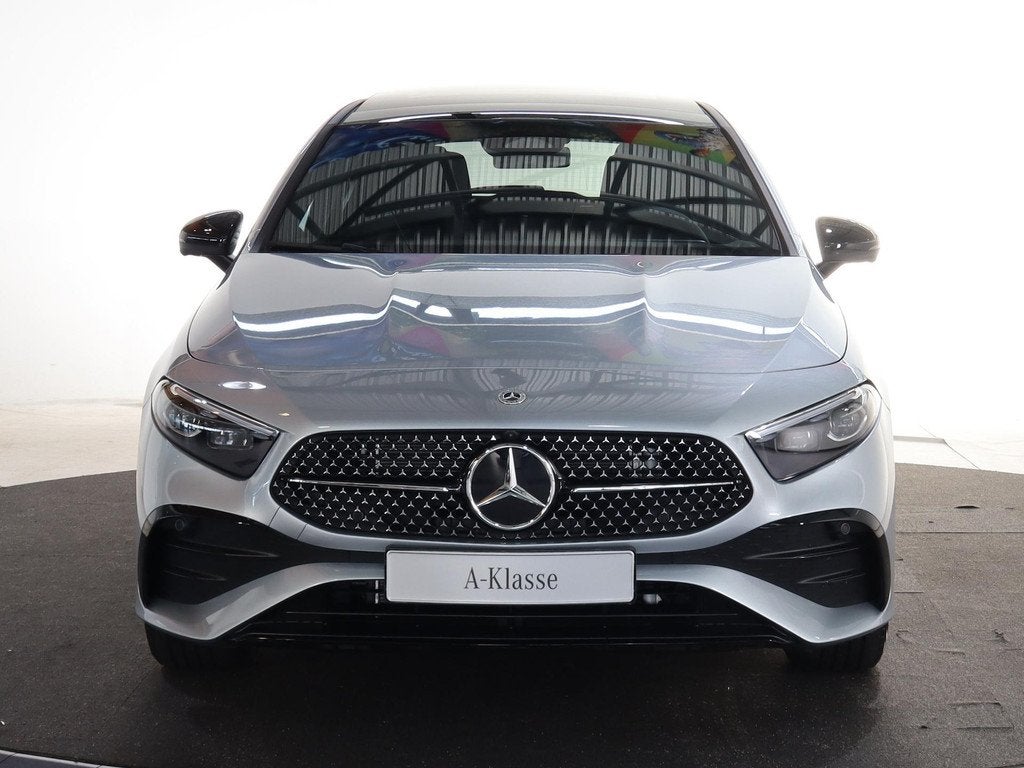 Mercedes-Benz A-klasse 250e Business Solution AMG | Panorama, Auto's, Mercedes-Benz, 4 cilinders, 163 pk, Plug-in hybride, Bedrijf