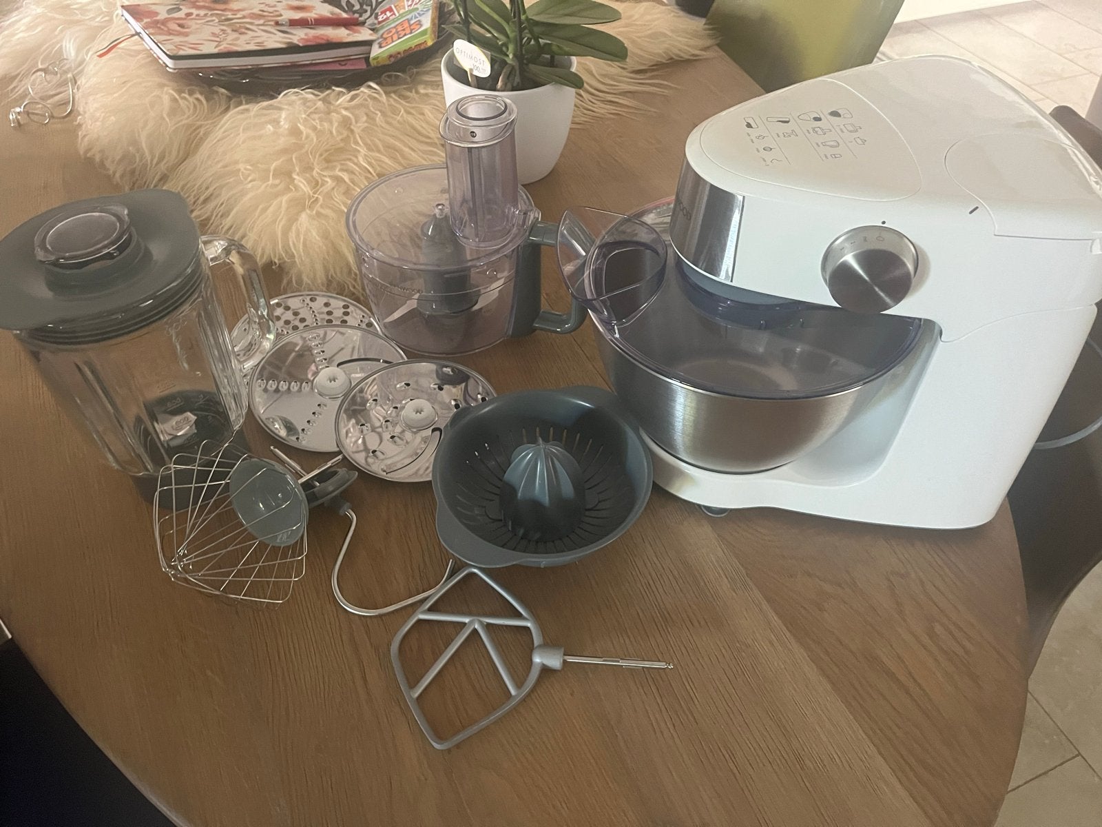 Kenwood Keukenmachine KHC29 met diverse accessoires, 4 liter of meer, Gebruikt, 3 snelheden of meer, Ophalen of Verzenden