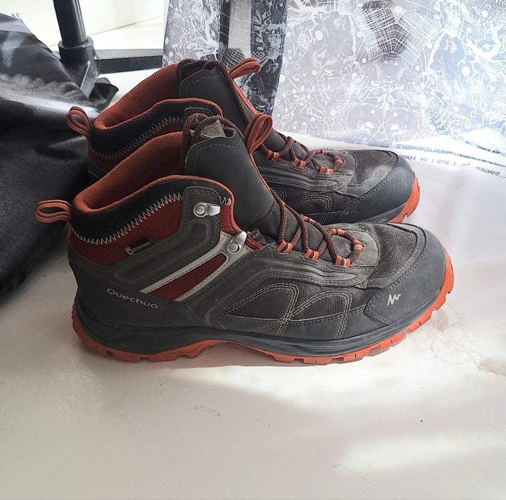Maat 45 waterproof wandelschoenen zgan, Kleding | Heren, Schoenen, Quechua, Zwart, Ophalen of Verzenden, Zo goed als nieuw