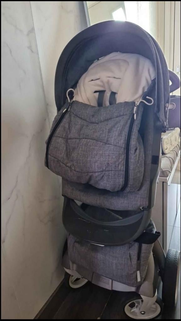 Stokke Xplory V6 kinderwagen grijs, Kinderen en Baby's, Kinderwagens en Combinaties, Gebruikt, Verstelbare duwstang, Ophalen, Kinderwagen