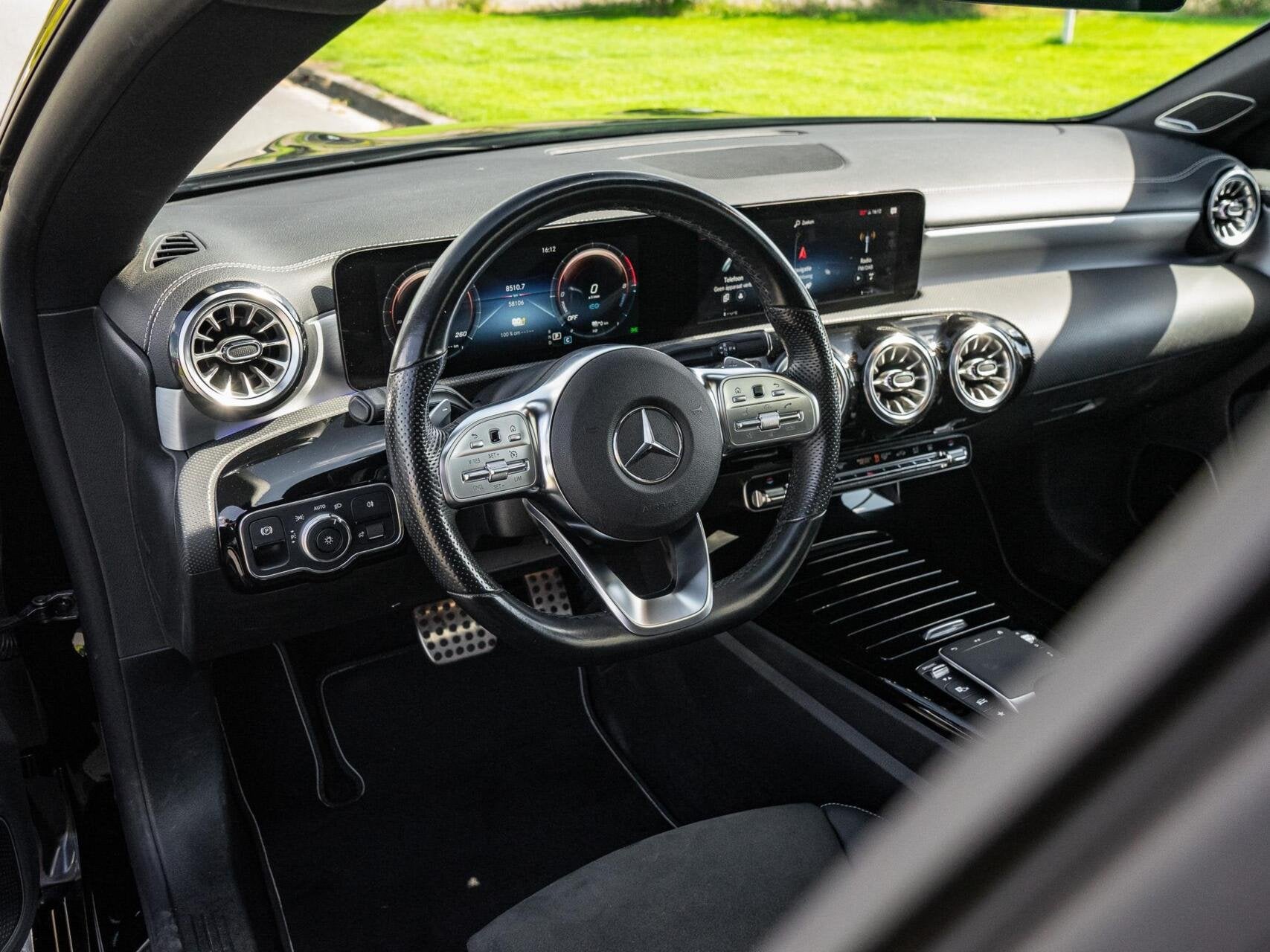 Mercedes CLA-klasse Shooting Brake 250 e AMG|Panoramadak|Bur, Auto's, Mercedes-Benz, CLA, Gebruikt, Zwart, 4 cilinders