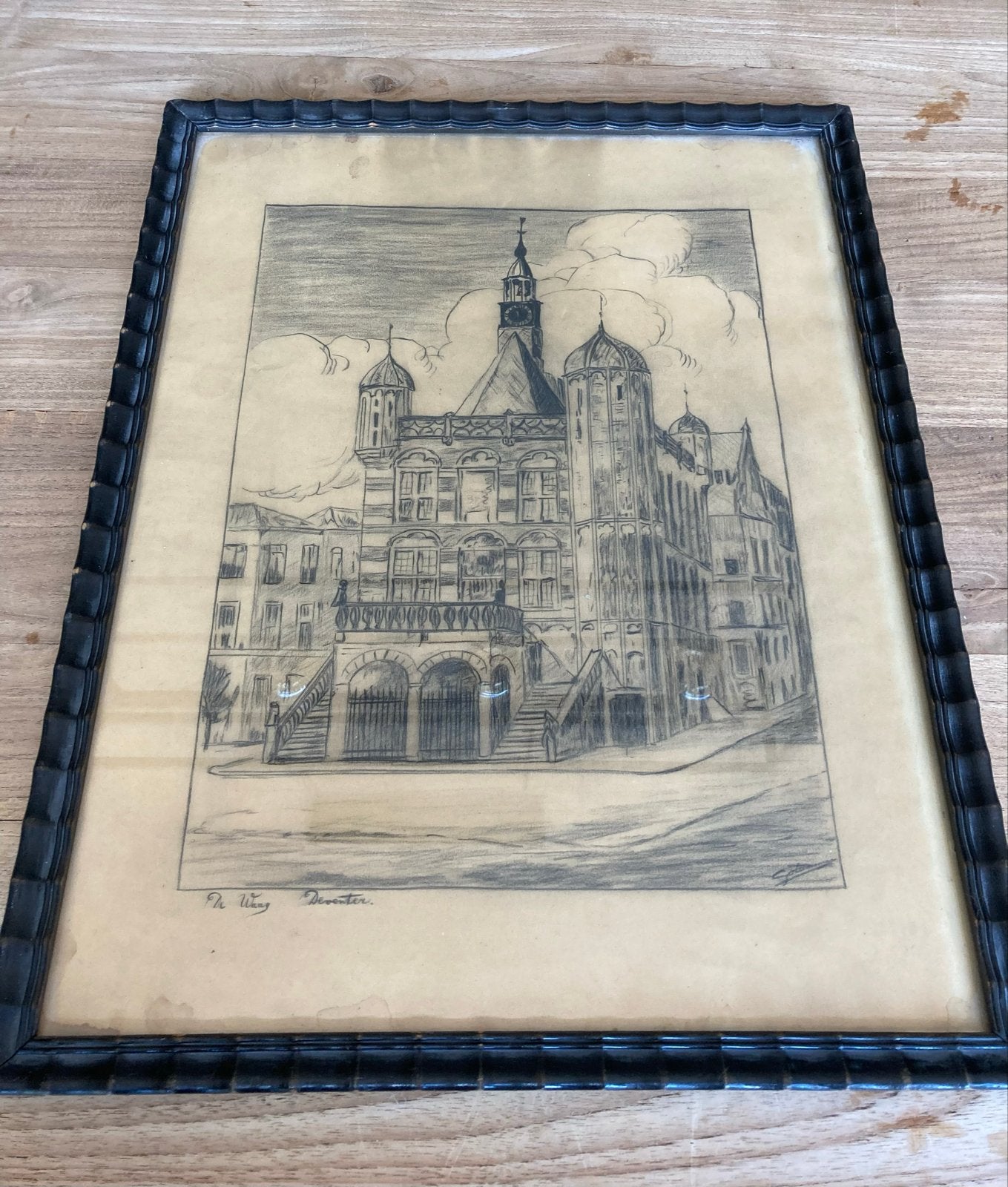 De Waag Deventer - Ingelijste Tekening, Antiek en Kunst, Kunst | Tekeningen en Foto's, Ophalen of Verzenden, Tekening, Potloodtekening