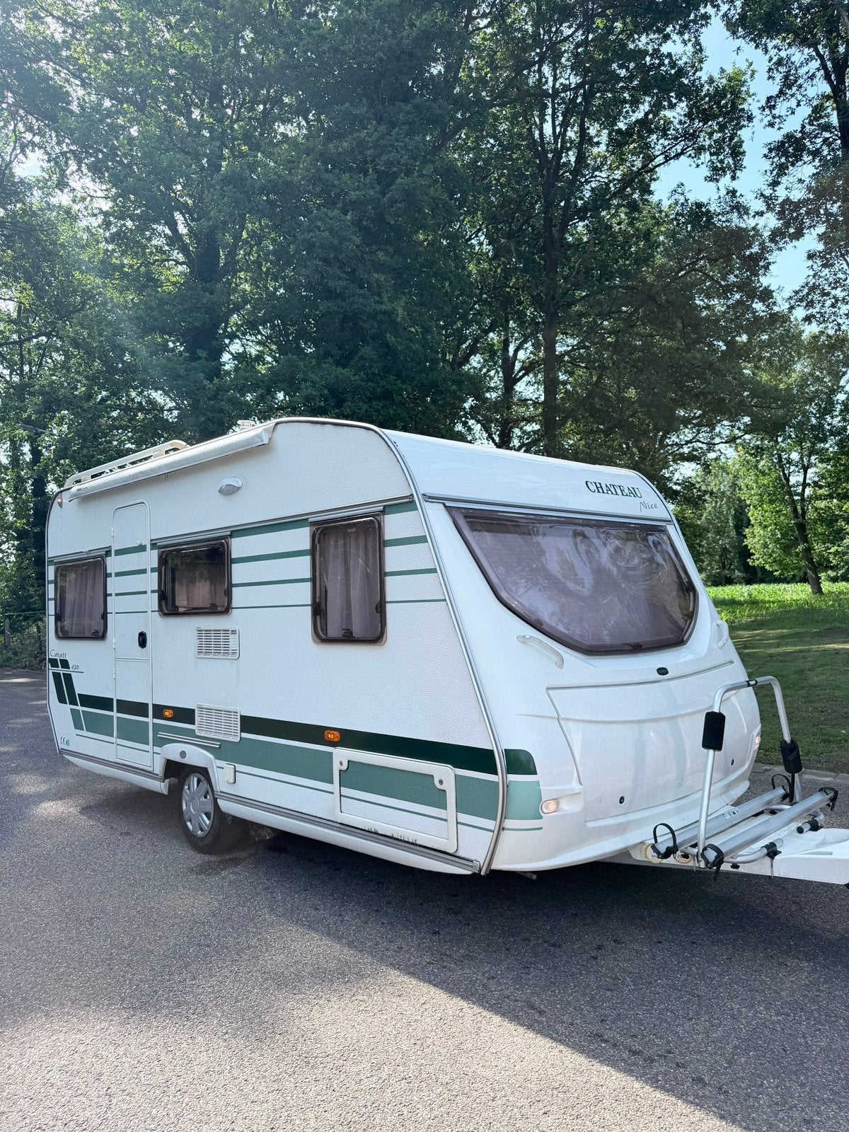 Nette Chateau Caratt 430 Caravan uit 2005, Chateau, Rondzit, Bedrijf, 4 tot 5 meter