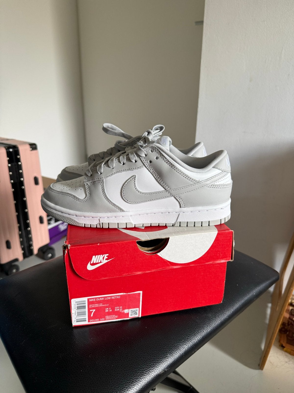 Nike Dunk Low Retro Wolf Grey - Maat 38.5, Ophalen of Verzenden, Zo goed als nieuw, Grijs, Sneakers of Gympen