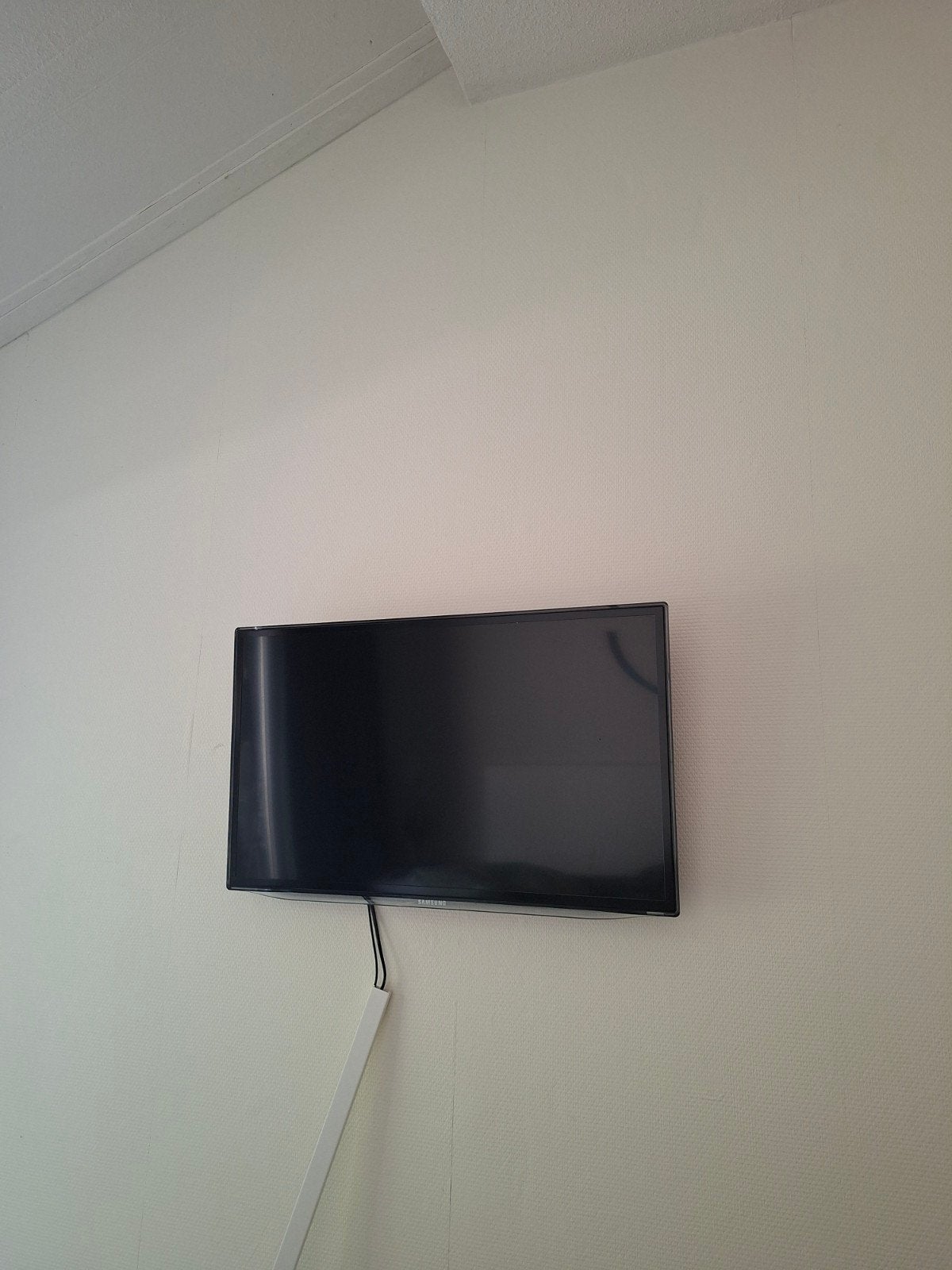 Zwarte Samsung TV inclusief wandbeugel, Ophalen, Zo goed als nieuw, 80 tot 100 cm, Samsung