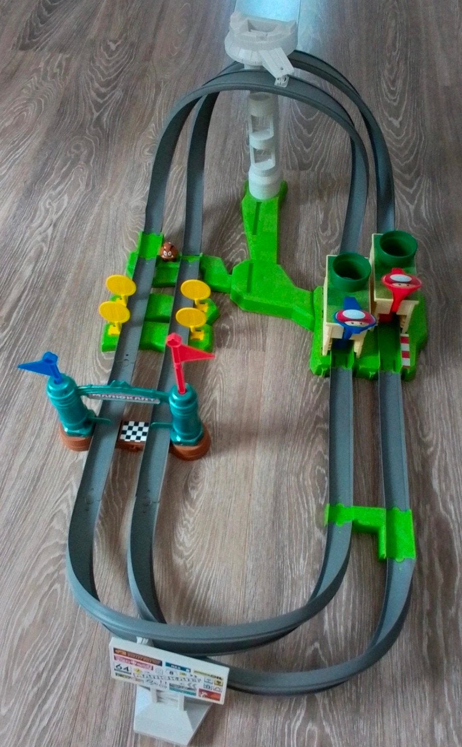 Mario Kart Racebaan met Mario en Luigi auto's, Ophalen