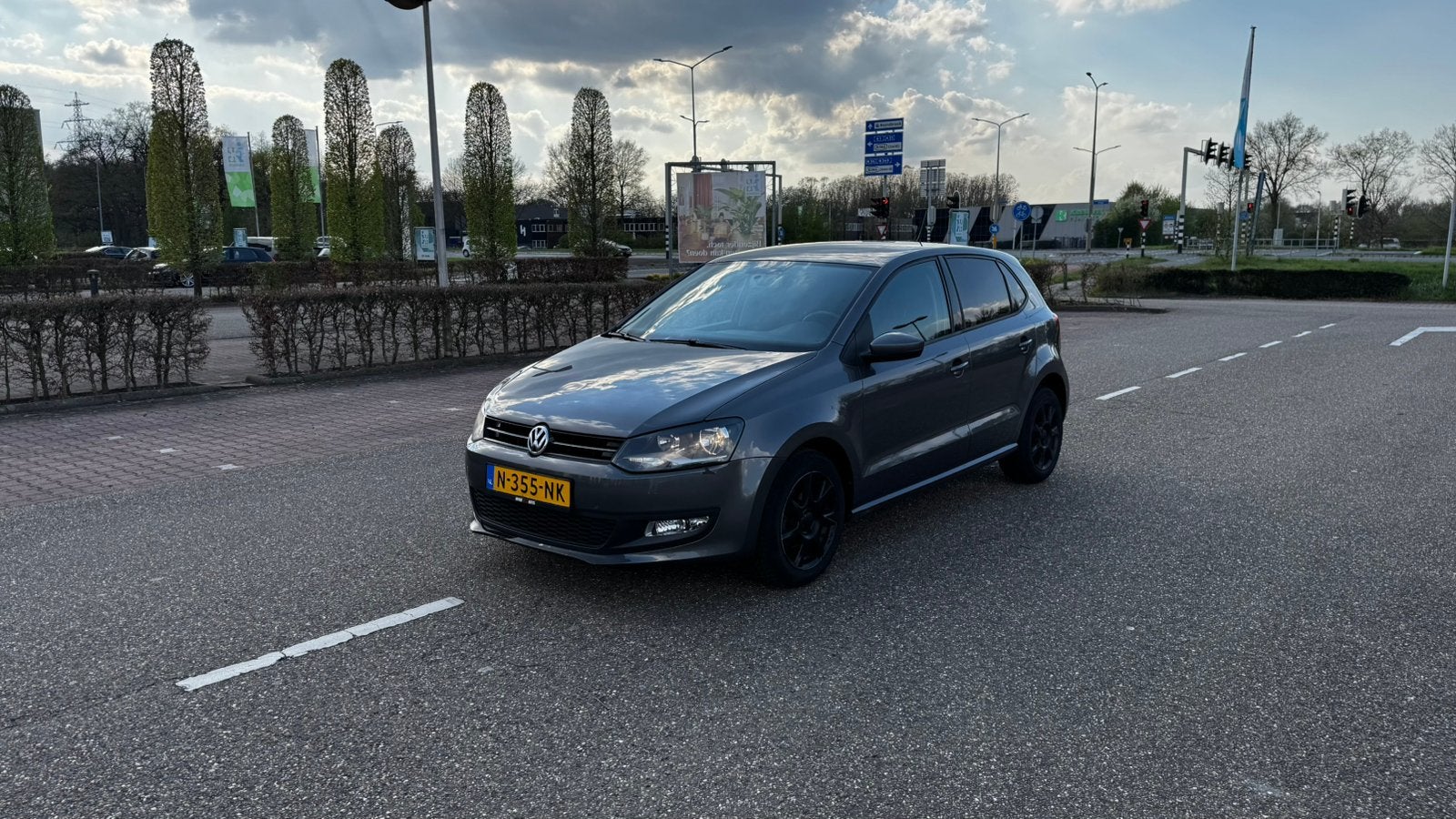 Volkswagen Polo 1.2 TSI 66KW 2012 Grijs, Voorwielaandrijving, 40 €/maand, Zwart, 4 cilinders