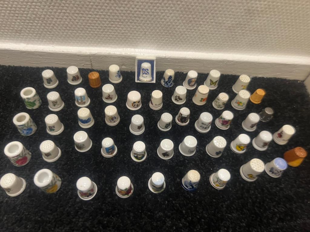 Diverse Vingerhoedjes100 stuks, Ophalen of Verzenden, Zo goed als nieuw, Overige materialen