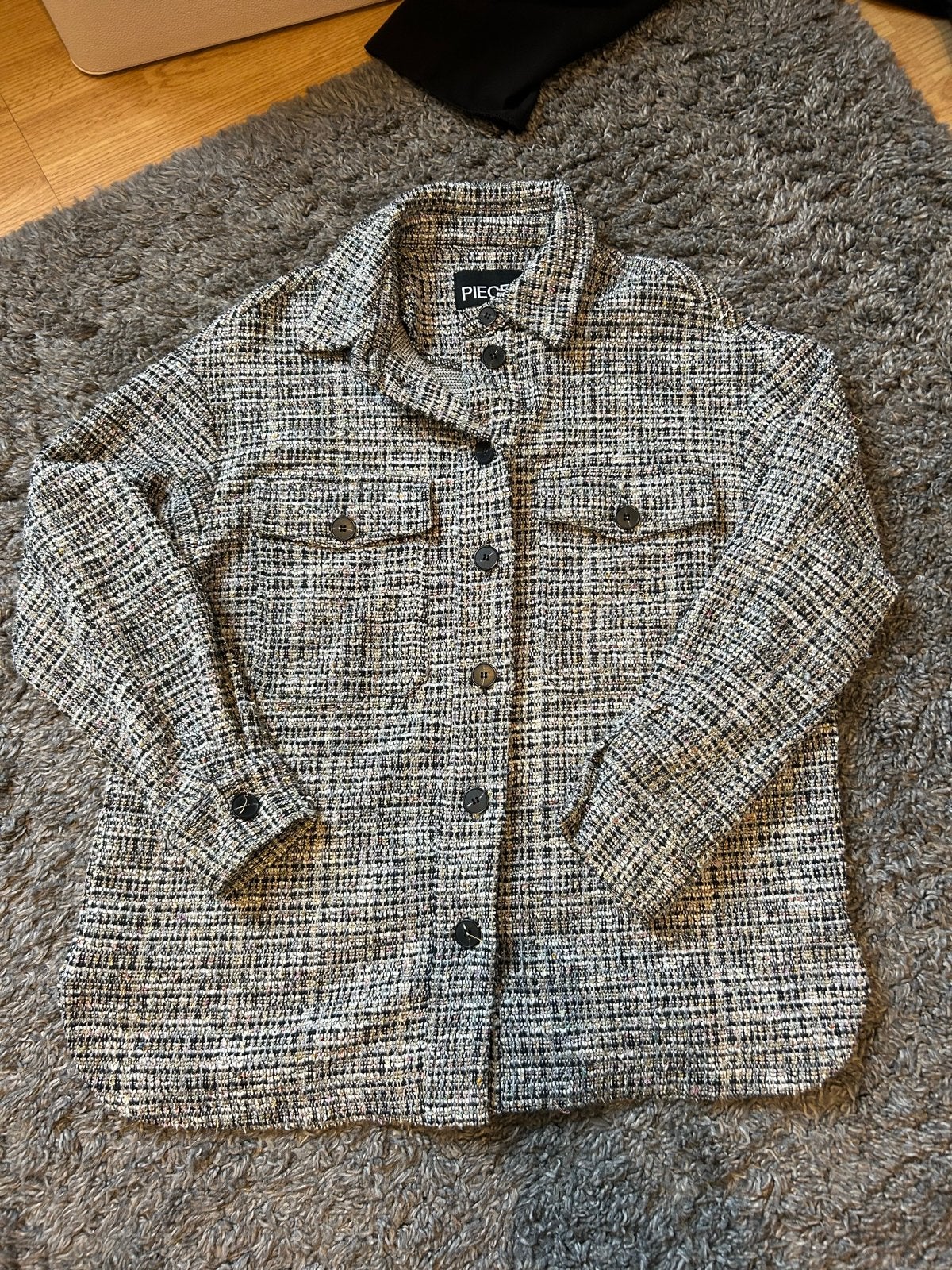 Pieces shacket - geruite jas met knopen, Verzenden, Zo goed als nieuw, Maat 36 (S), Meerkleurig