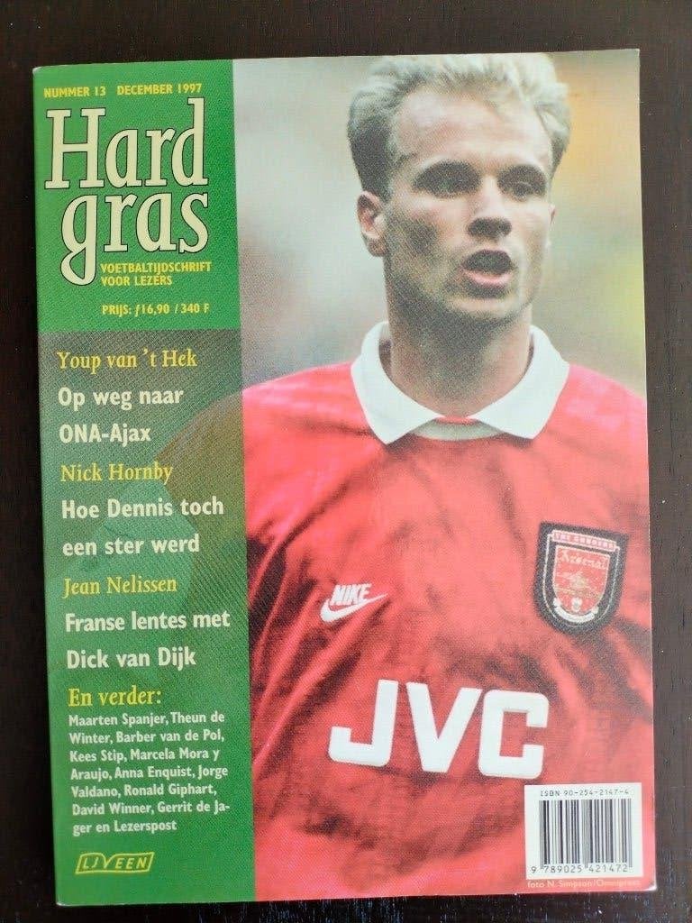 Hard Gras #13 - Dennis Bergkamp, Diverse auteurs, Ophalen of Verzenden, Zo goed als nieuw, Balsport