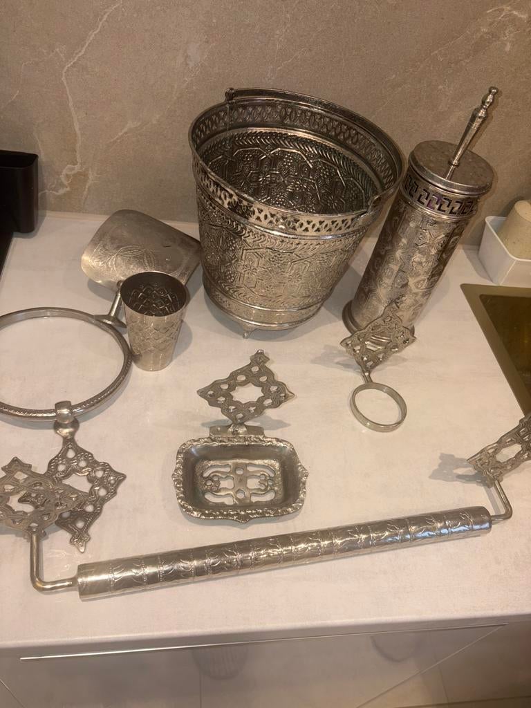 Marokkaanse zilverkleurige badkameraccessoires set, Ophalen, Zo goed als nieuw