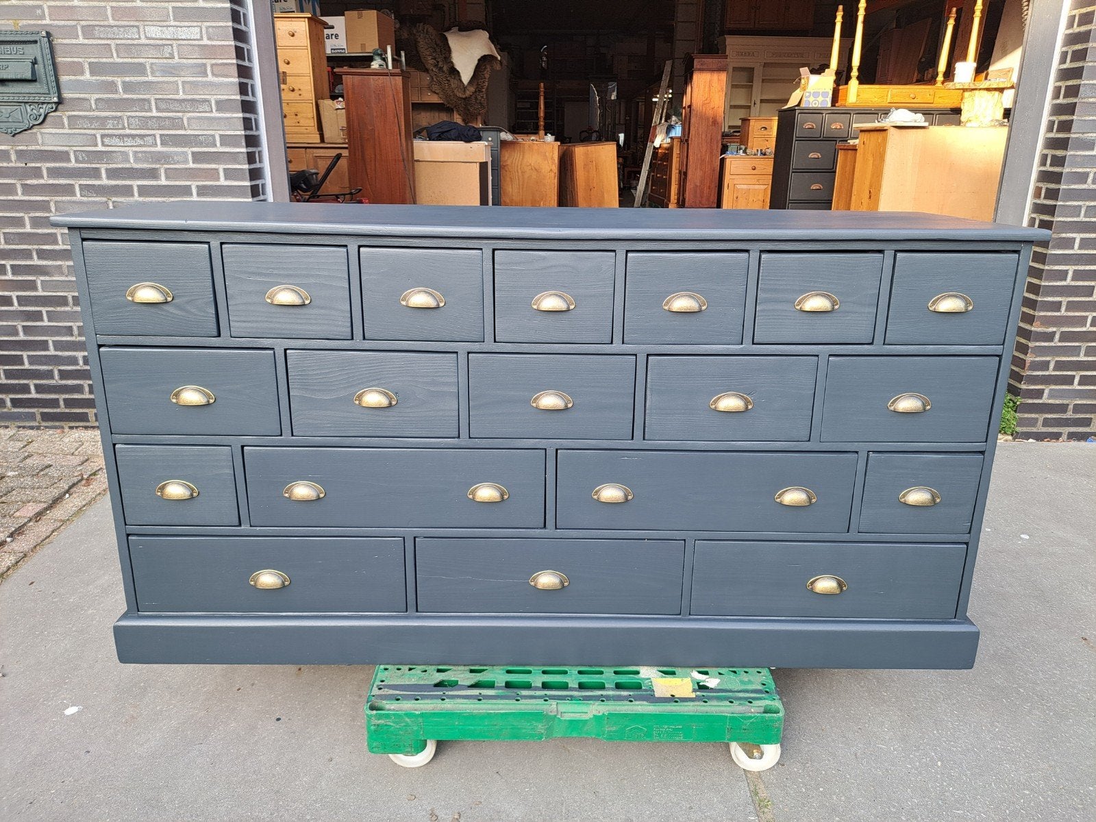 Refurbished grijze grenen ladekast 19 lades, Ophalen, RoDeKo Volendam, R.kooij65@gmail.com, Gebruikt