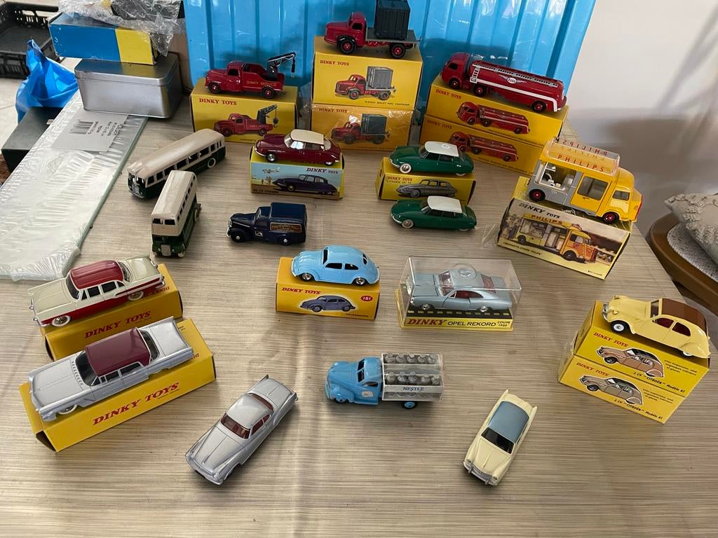 Grote collectie Dinky Toys modelauto's en vrachtwagens, Ophalen of Verzenden, Gebruikt, Auto