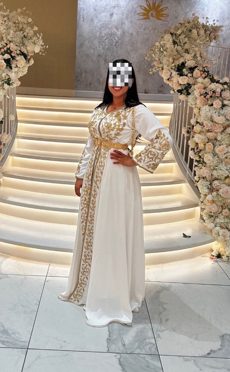 Elegante Witte Kaftan met Gouden Borduurwerk, Maat 38/40 (M), Overige typen, Wit, Ophalen of Verzenden