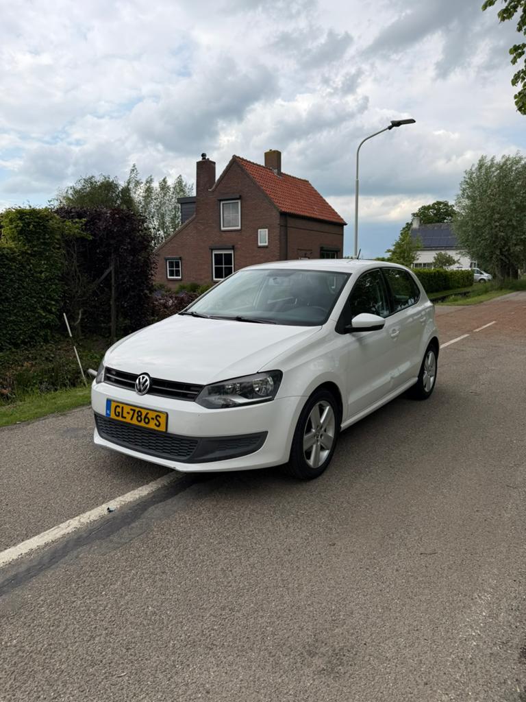 Volkswagen Polo 1.2 51KW 2009 AIRCO STOELVERWARMING, Voorwielaandrijving, 40 €/maand, 1198 cc, Wit