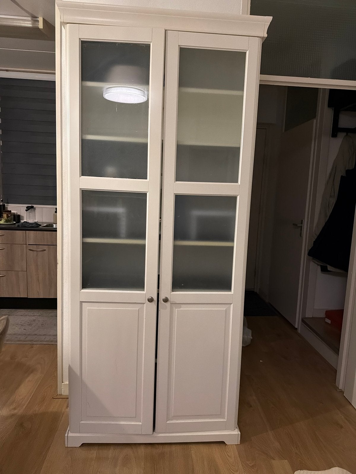Witte vitrinekast met glazen deuren van ikea, Ophalen, Gebruikt, 200 cm of meer, 50 tot 100 cm