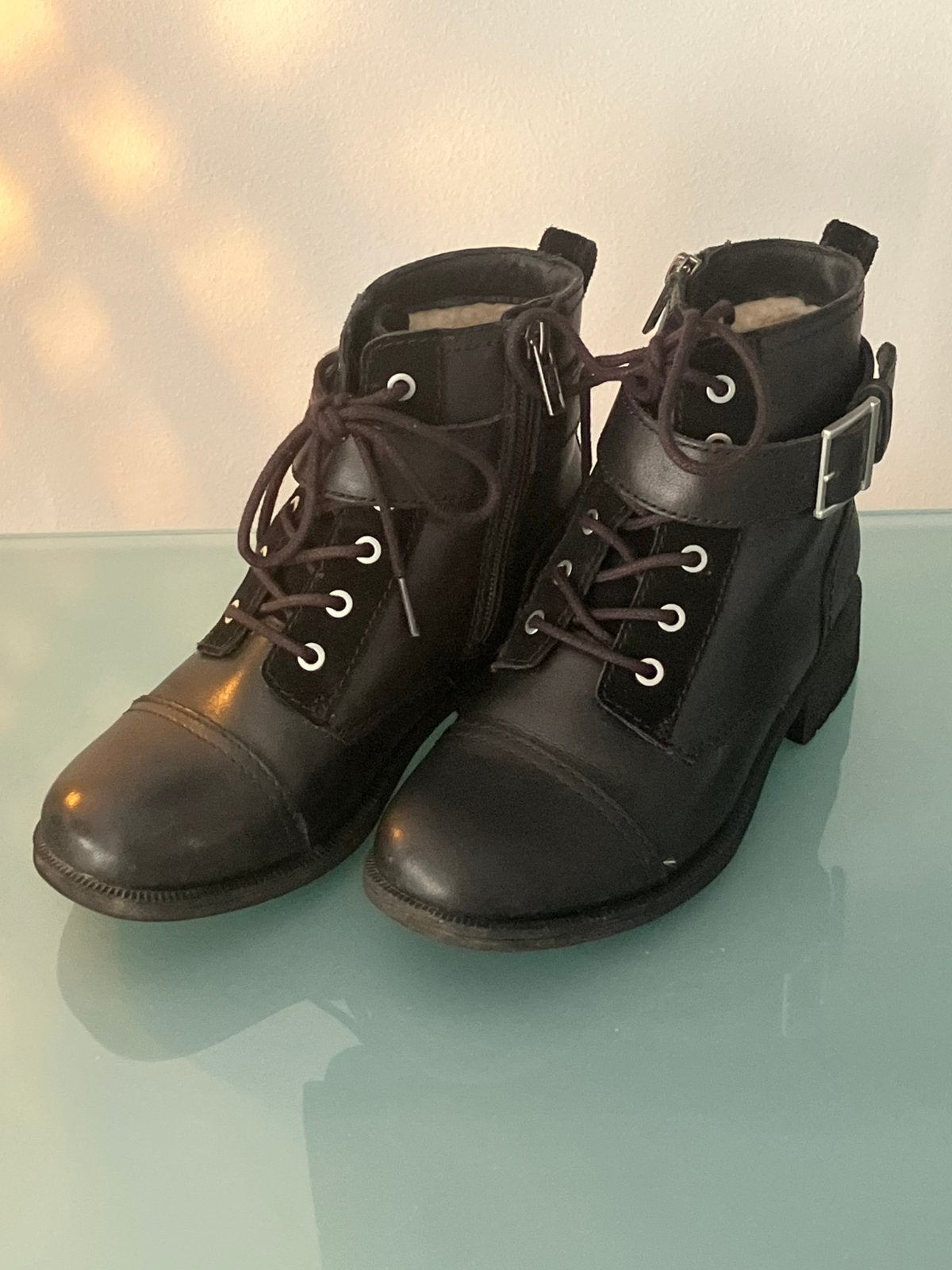 UGG enkel laarsjes maat 36, Zwart, Lage of Enkellaarzen, Ophalen of Verzenden, Zo goed als nieuw