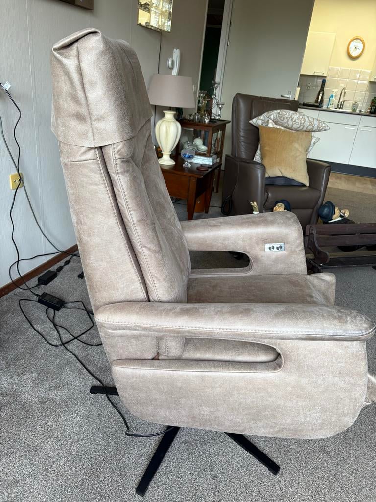 Zeer mooie sta-op-stoel - 10 mnd gebruikt, Ophalen, Overige kleuren, Zo goed als nieuw, Eén