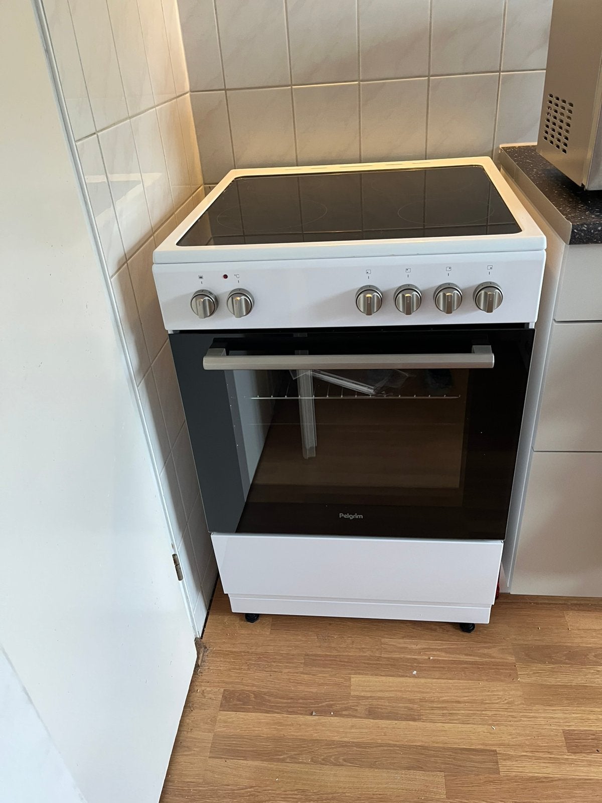 Elektrisch fornuis NIEUW met kookplaat, Nieuw, Vrijstaand, 85 tot 90 cm, Elektrisch