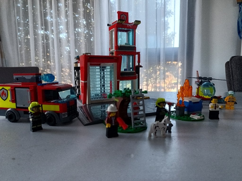 LEGO City Brandweerkazerne - 60320, Compleet, Lego, Ophalen of Verzenden, Complete set