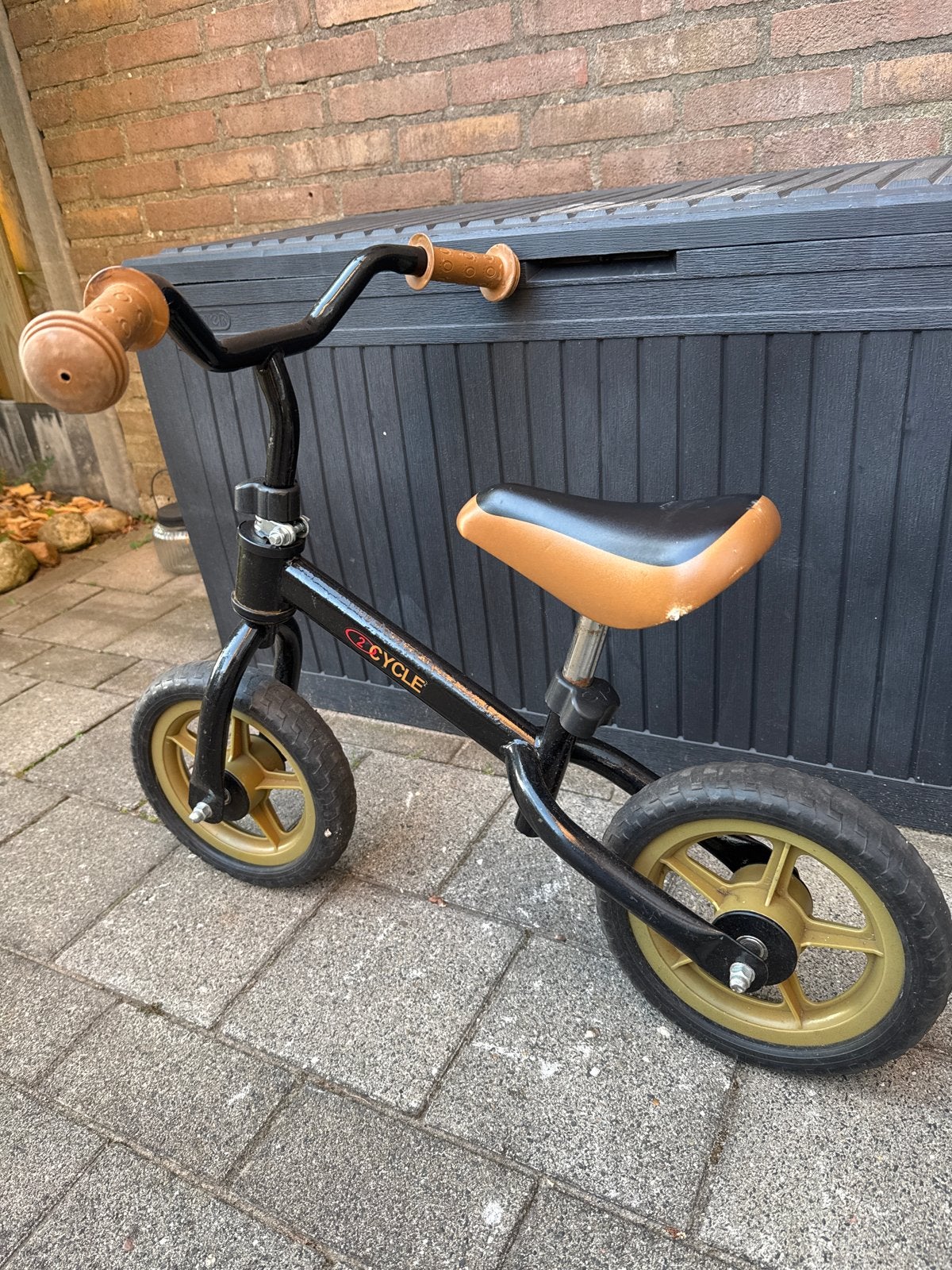 Loopfietsje zwart/goud - Ideaal voor jonge kinderen, Ophalen, Gebruikt, Minder dan 16 inch