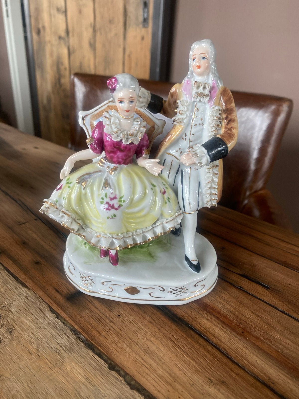 Vintage Beeldje: Elegant Paar, 16 cm hoog, Verzamelen, Beelden en Beeldjes, Ophalen of Verzenden, Mens