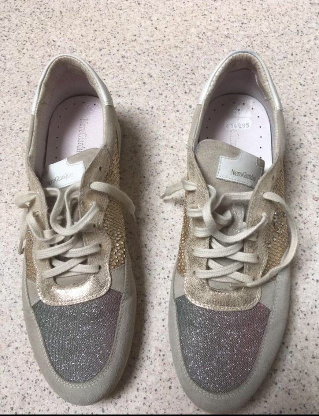Sneakers, nero giardini, mr 41 zgan lichtbeige, Beige, Ophalen of Verzenden, Sneakers of Gympen, Zo goed als nieuw