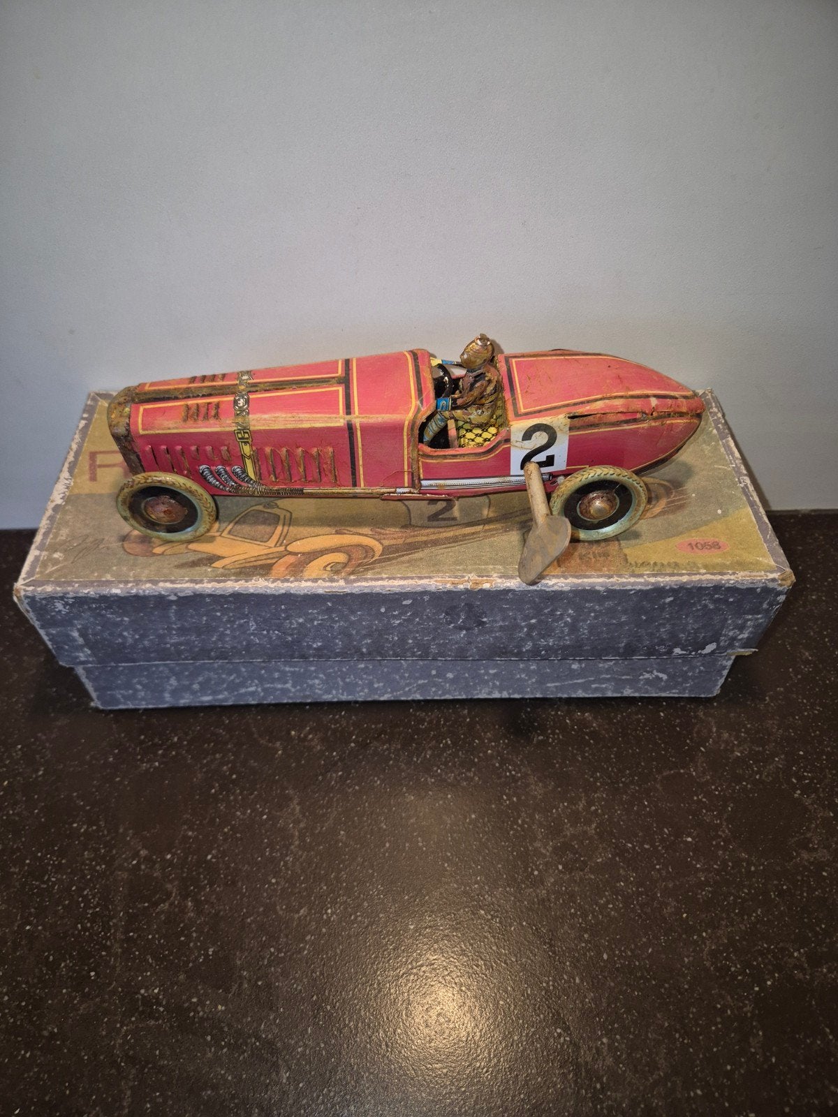 Vintage blikken raceauto met opwindmechanisme en doos, Ophalen