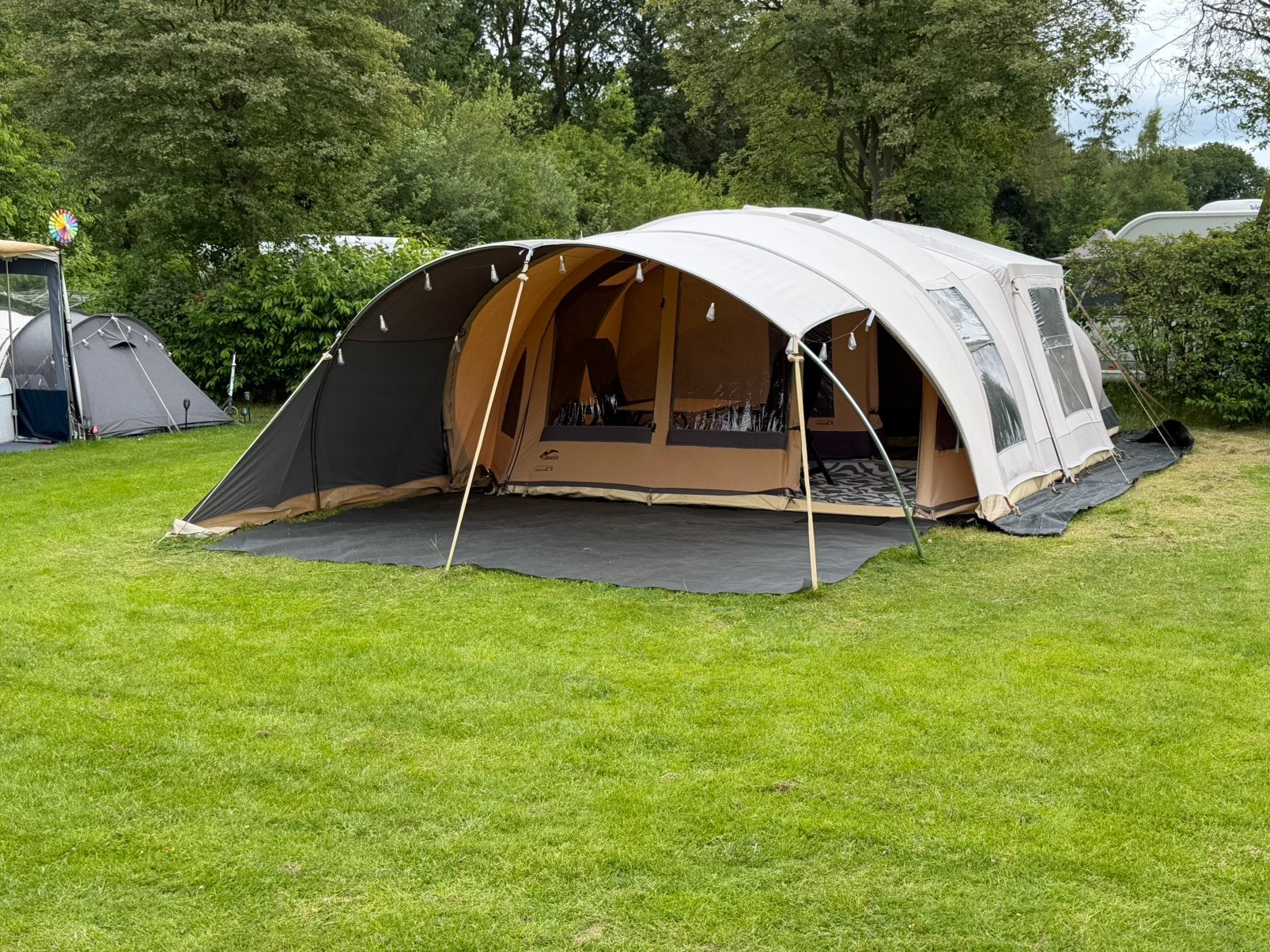 Cabanon Malawi 2.0 | XL Achtertent | Zonneluifel | Zijwand, Caravans en Kamperen, Vouwwagens, Ophalen, Beige, Cabanon, Tot en met 4
