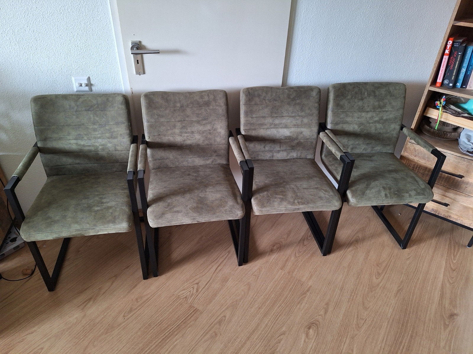 Eetkamerstoellen, Huis en Inrichting, Stoelen, Ophalen, Overige kleuren, Zo goed als nieuw, Vier