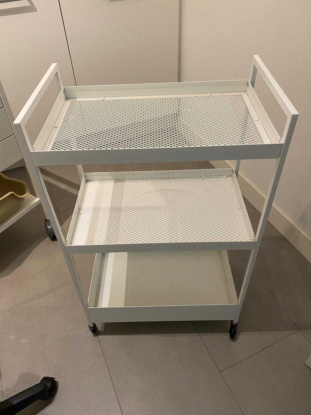 Wit metalen rolwagentje/trolley met 3 planken, Ophalen, Gebruikt