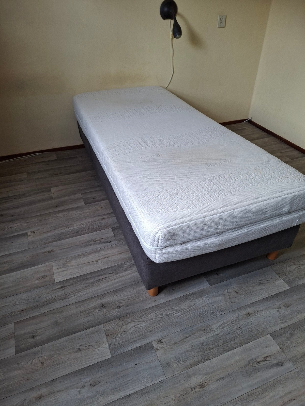 gratis ophalen Boxspring met matras Nijkerk 90x205, Ophalen, Gebruikt, Tweepersoons, Gerrit mouwweg 918075AH Elspeet