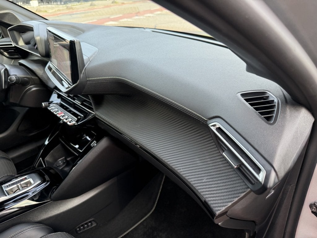 Foto 17 van Peugeot 208 1.2 Hybr e-DCS6 GT pano automaat Apple Carplay