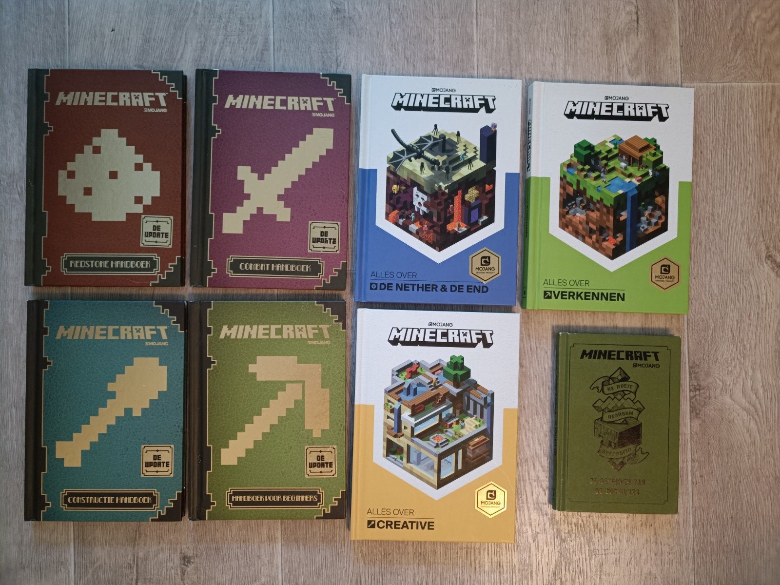 Minecraft boeken collectie - Handboeken en meer, Ophalen of Verzenden, Gelezen, Mojang, Non-fictie