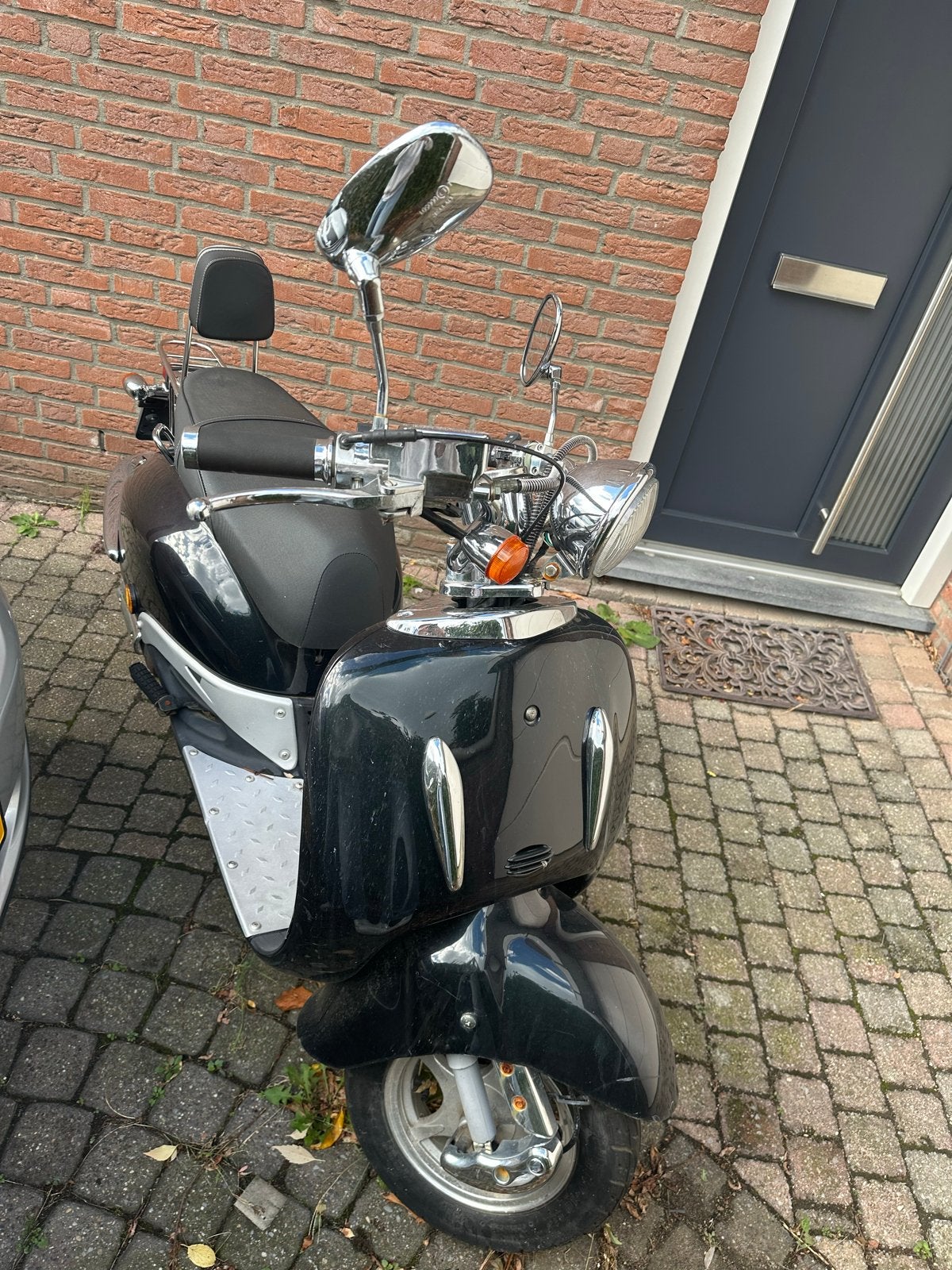 Zwarte Retro Scooter + afdekhoes, Ophalen, Gebruikt, Benzine, 50 cc