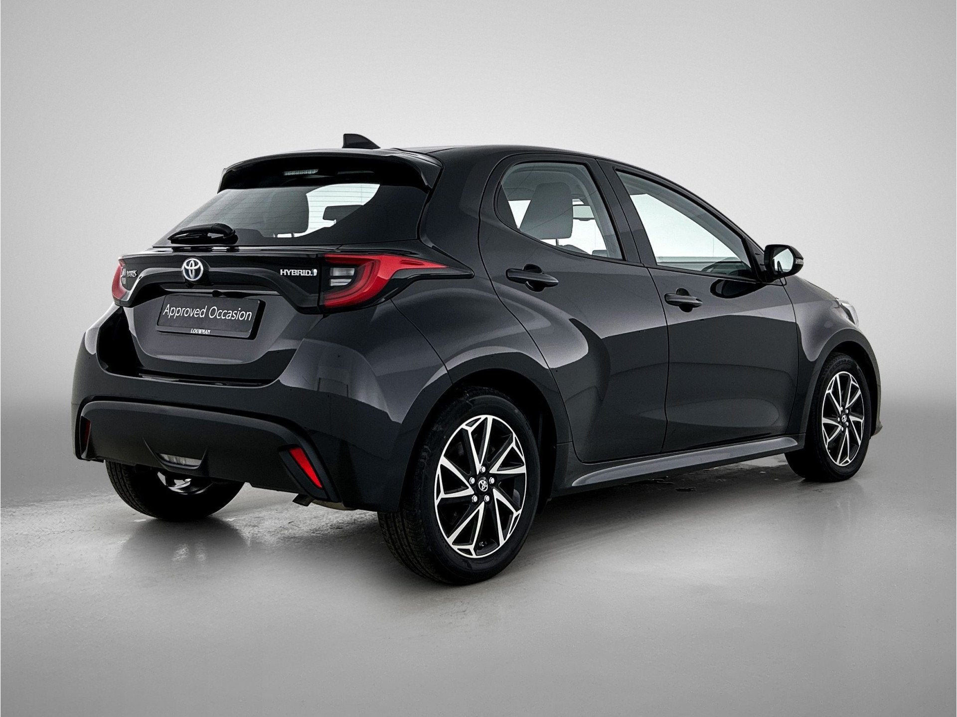 Toyota Yaris 1.5 Hybrid 115 Business Plus | BTW voertuig | A, 12 maanden, Gebruikt, Euro 6, Zwart