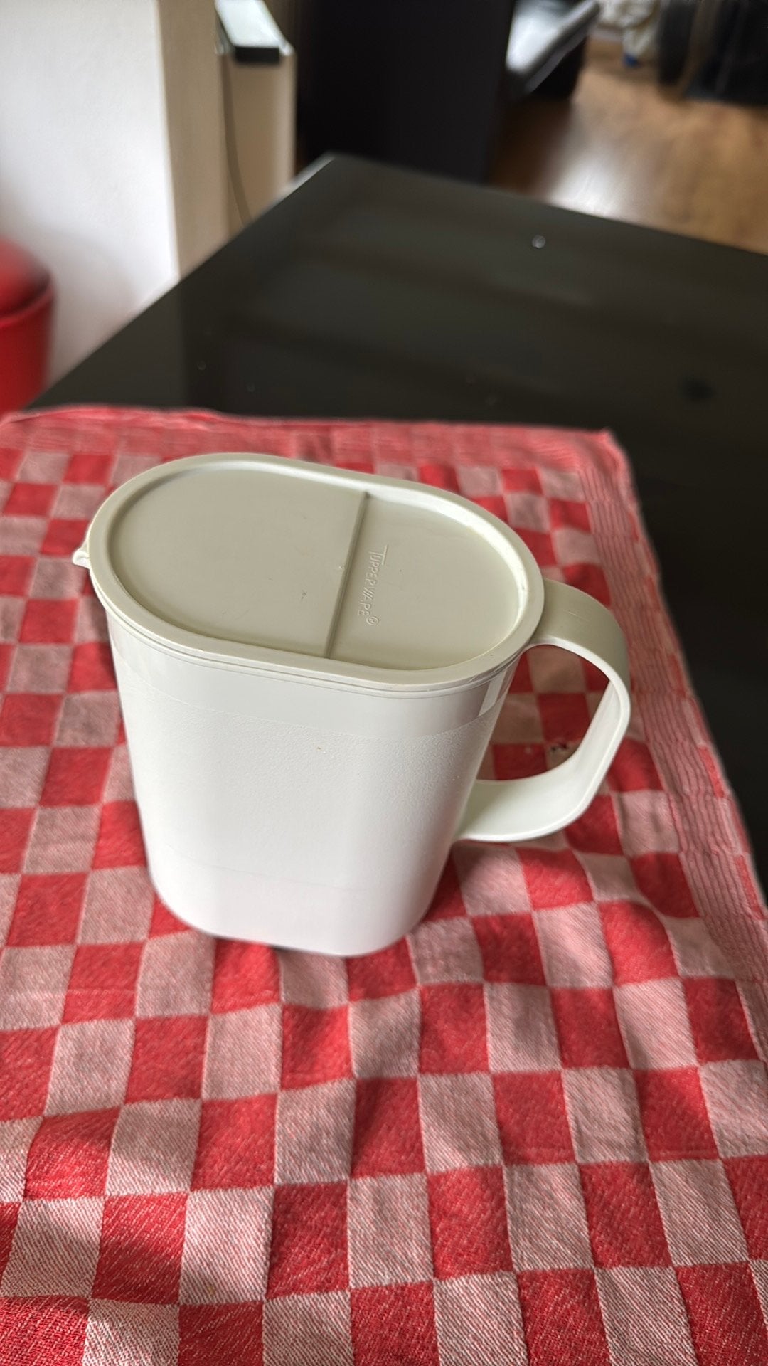 Tupperware schenkkan wit, Ophalen of Verzenden, Zo goed als nieuw, Wit, Overige typen