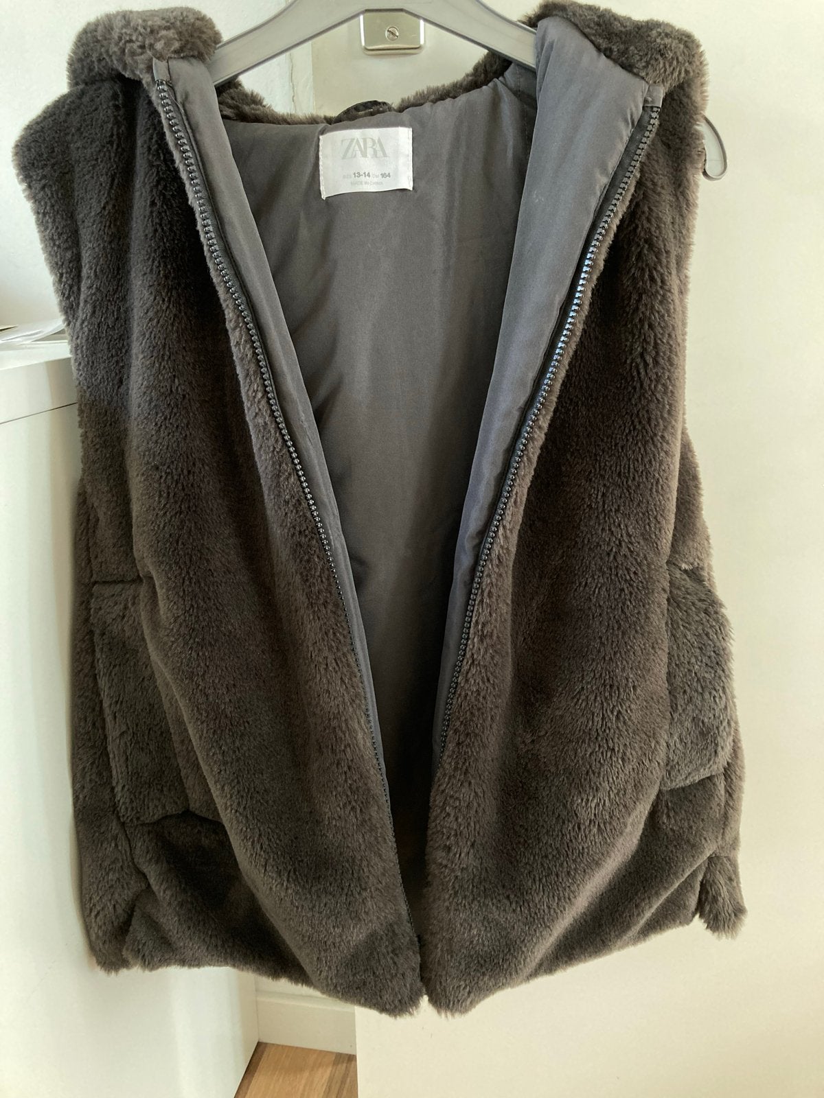 ZARA Faux Fur Gilet - Donkerbruin/Donkergrijs, Ophalen of Verzenden, Zo goed als nieuw