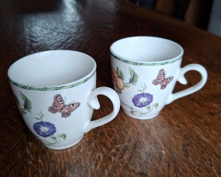 JBS Home Collection 'Fruit & Flowers' kopjes (2 stuks), Ophalen, Zo goed als nieuw, Overige stijlen, Kop(pen) en/of Schotel(s)