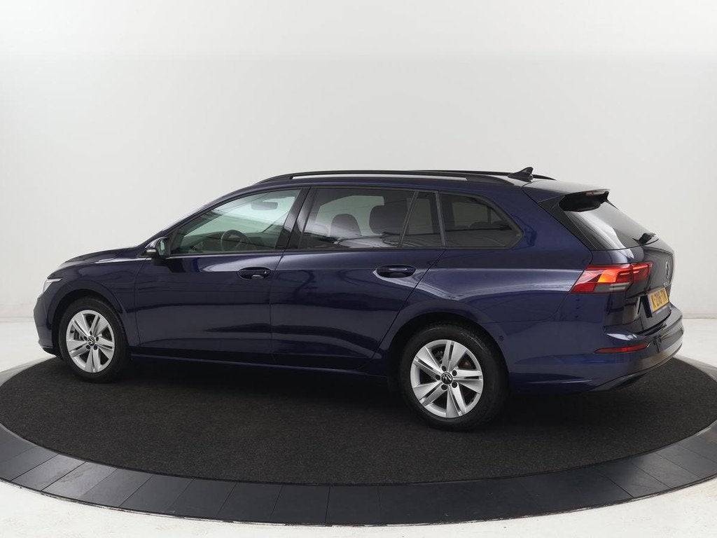 Volkswagen Golf 1.0 TSI Life | Camera | Carplay | Park Assis, Stof, Gebruikt, Euro 6, Automatische klimaatregeling